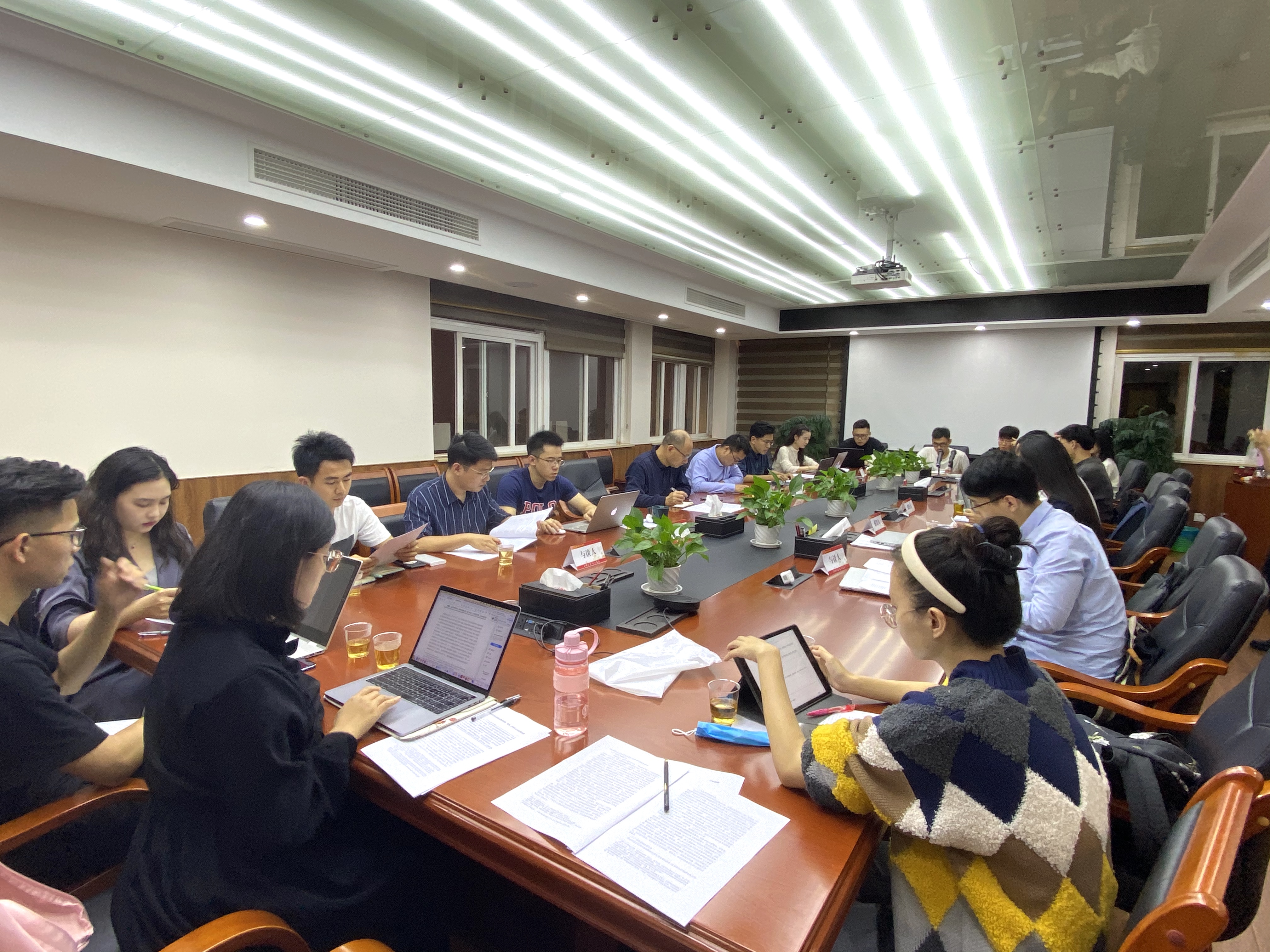 935414183.jpg 935414183.jpg