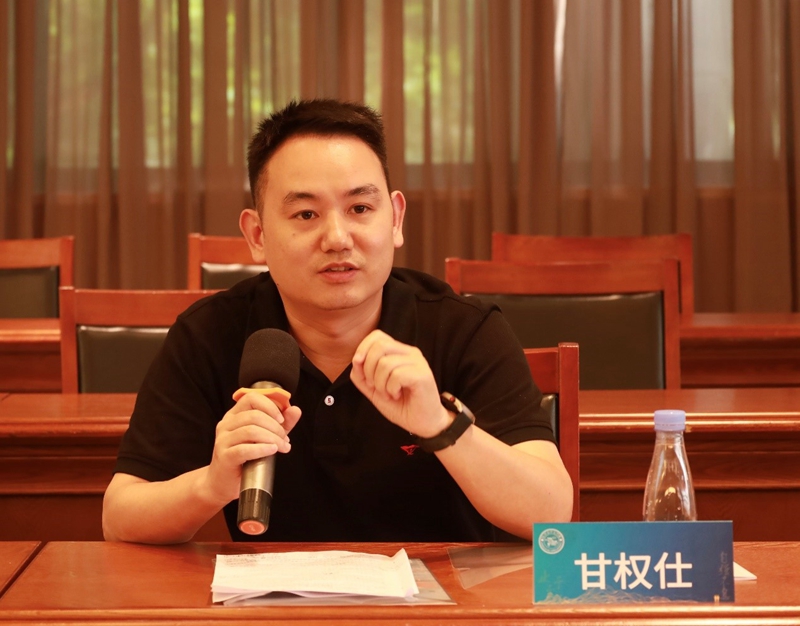 甘权仕_副本.jpg